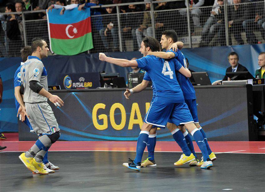 L'Italia trascinata dagli Orange travolge l'Azerbaigian e vola ai quarti degli Europei di Calcio a 5