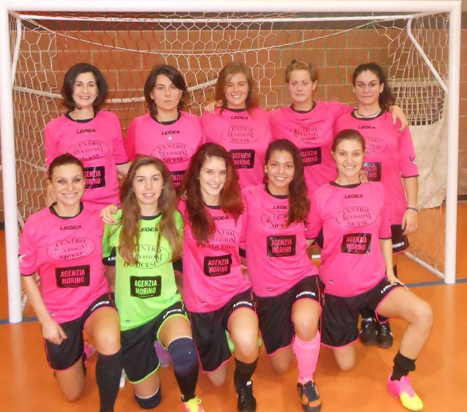 Le girls Futsal Fucsia travolgono la Campese