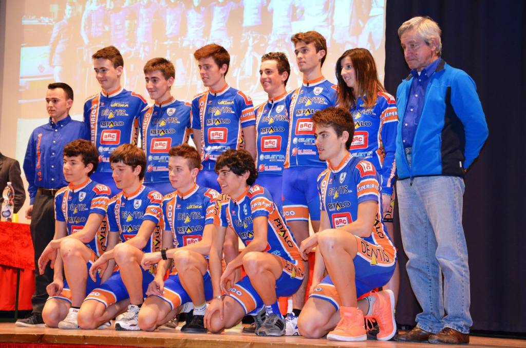 Presentata la Velo Club Esperia Piasco che tra gli juniores schiera l'astigiano Fausto Gianotti