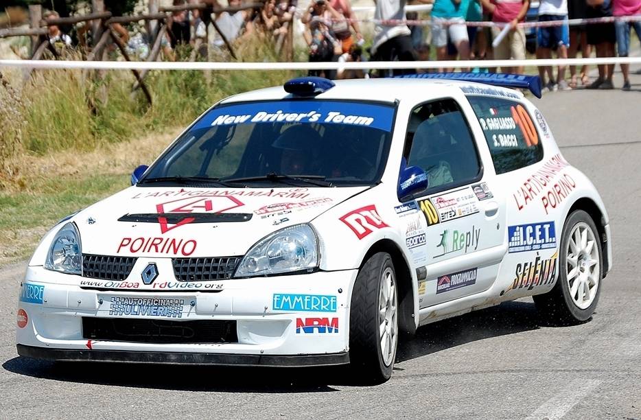 Elio Tirone al via del Moscato Rally al fianco del pilota Patrick Gagliasso