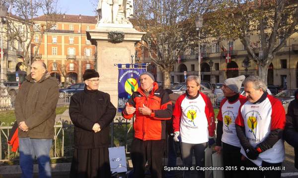 Il saluto degli Ambasciatori dello sport per la città di Asti al Vescovo Francesco Ravinale