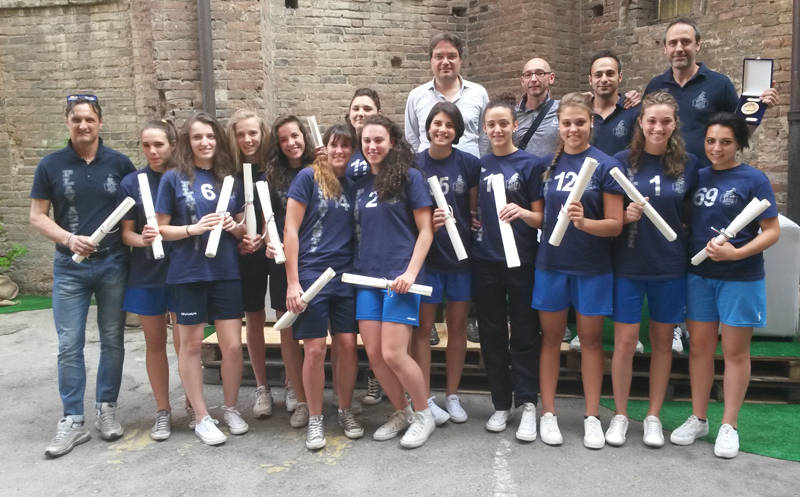 Le ragazze del PlayAsti premiate dal sindaco Brignolo