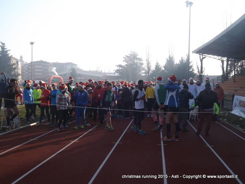 La Christmas Running torna alle origini e i Babbi Natale invadono il Lungo Borbore (foto)