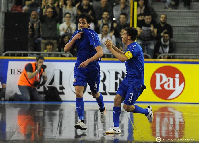 La doppietta dell'orange Romano trascina l'Italia ai Mondiali di Futsal