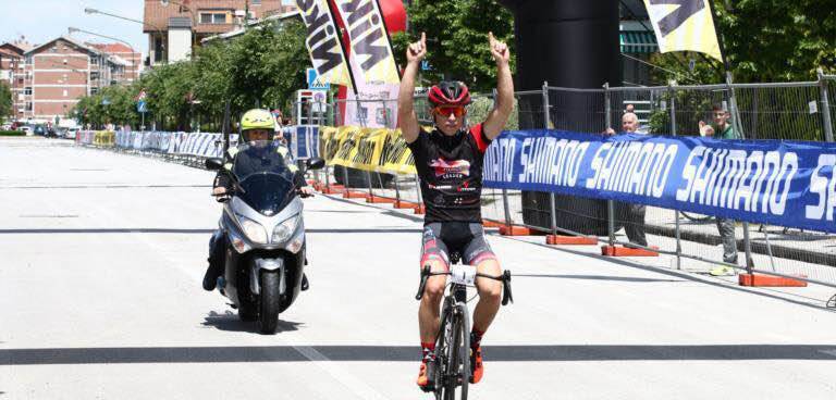 Andrea Gallo vince in solitaria il Giro delle Valli Monregalesi