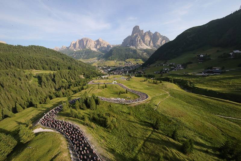 Nove ciclisti astigiani al via della 32° edizione della Maratona dles Dolomites-ENEL