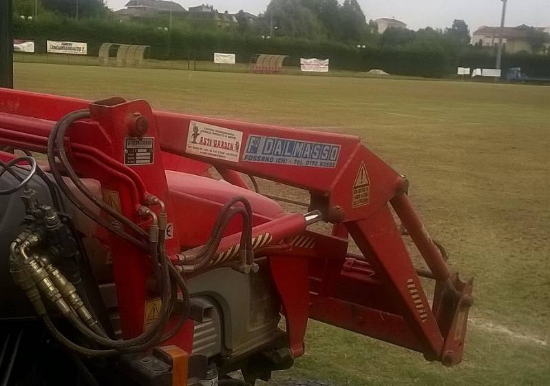 San Damiano, lavori in corso per ripristinare il manto erboso del ''Norino Fausone''