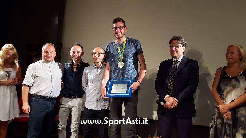 Grande festa ad Asti per il suo "ragazzo d'oro", l'argento olimpico Matteo Piano