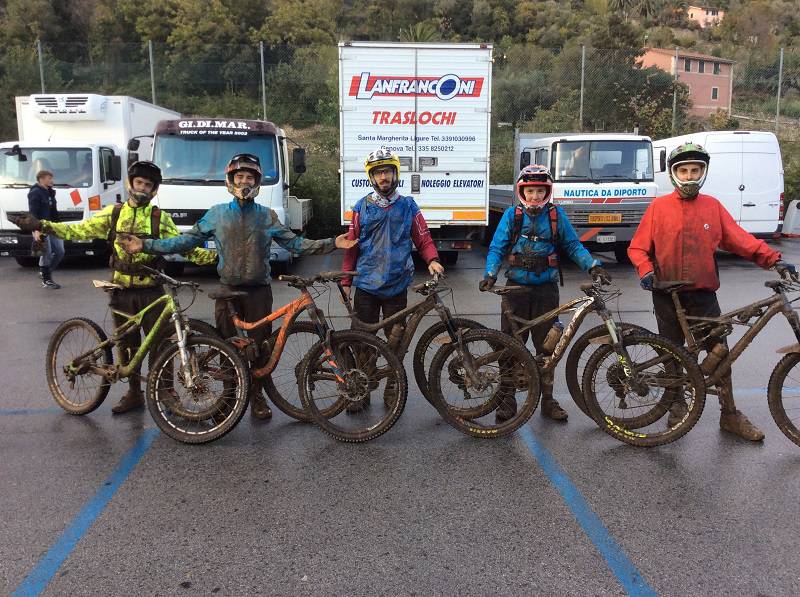 Ai Campionati Italiani di Enduro brillano i ciclisti della Mad Wheels