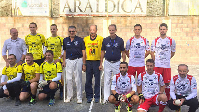 Pallapugno: l'Araldica Castagnole Lanze vola in finale scudetto, il derby tra i fratelli Vacchetto è ancora di Massimo