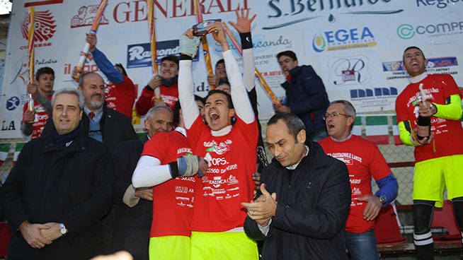 Pallapugno: l'Araldica Castagnole Lanze vince lo scudetto 2016