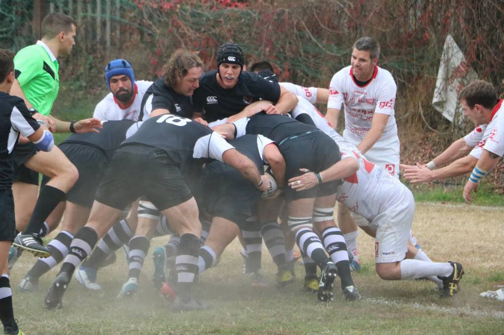 Il Monferrato Rugby sconfitto nella trasferta sarda, ma resta al primo posto