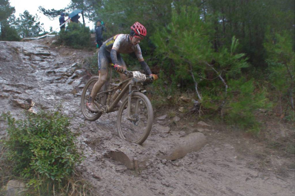 La pioggia non spaventa gli atleti della Mad Wheels alla Laigueglia MTB Classic