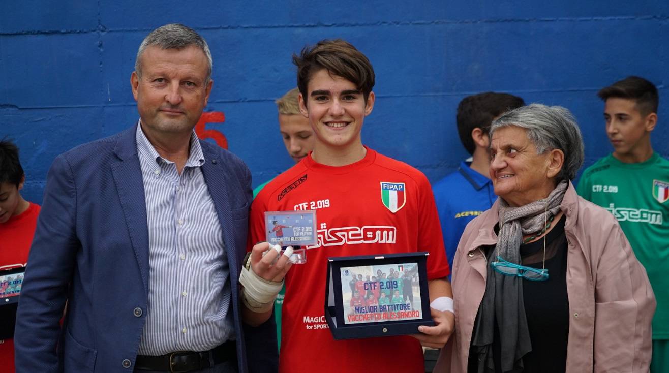 Pallapugno, CTF 2019: Alessandro Vacchetto dell’Araldica Castagnole Lanze premiato miglior giocatore