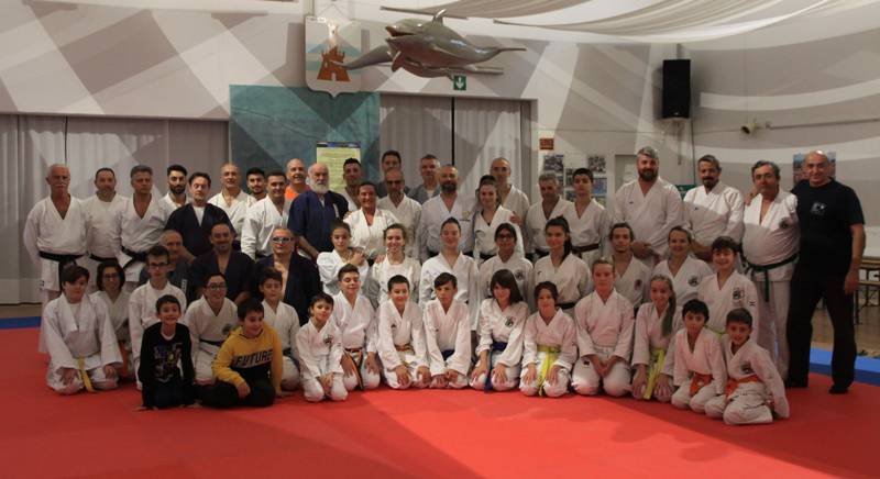 A Vigliano d’Asti il tributo della KDS Shotokan per i 50 anni di karate del maestro Lacassia