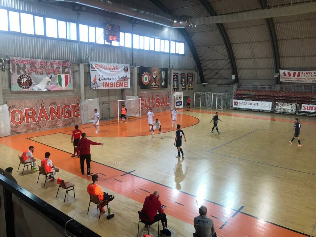 Serie B calcio a 5: l’Orange Futsal Asti debutta con un successo tennistico sul Val d’lans