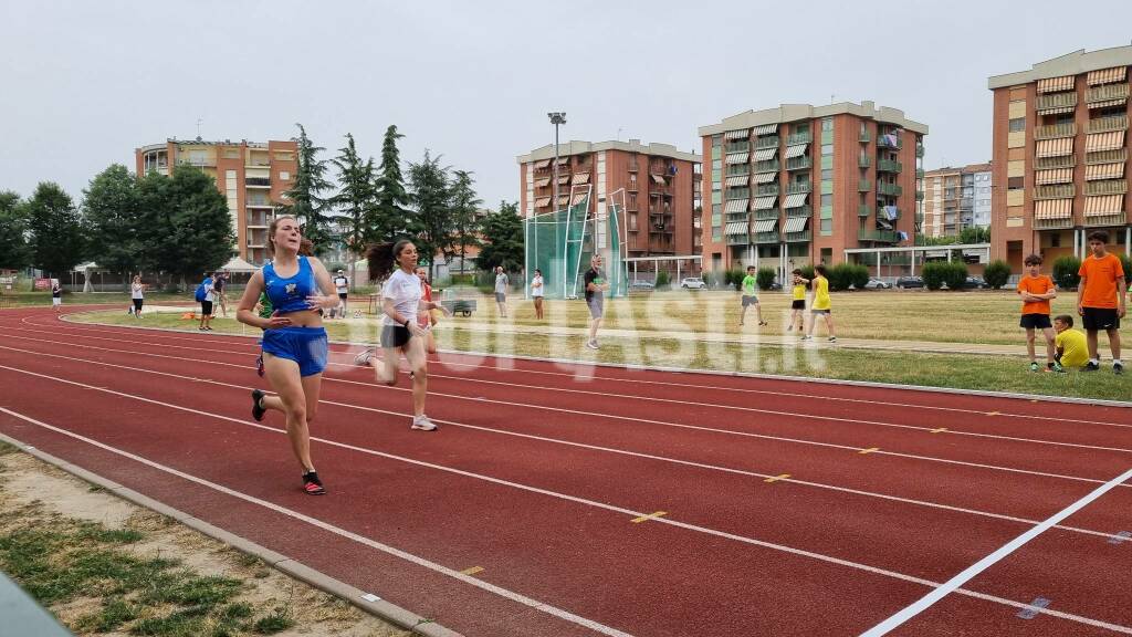 Grande entusiasmo al Campo Scuola di Asti per la prima giornata dei campionati provinciali giovanili di atletica