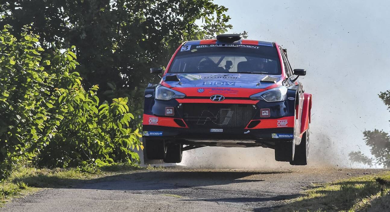 Al Rally di Alba podio tutto firmato Hyundai, la vittoria va a Luca Rossetti