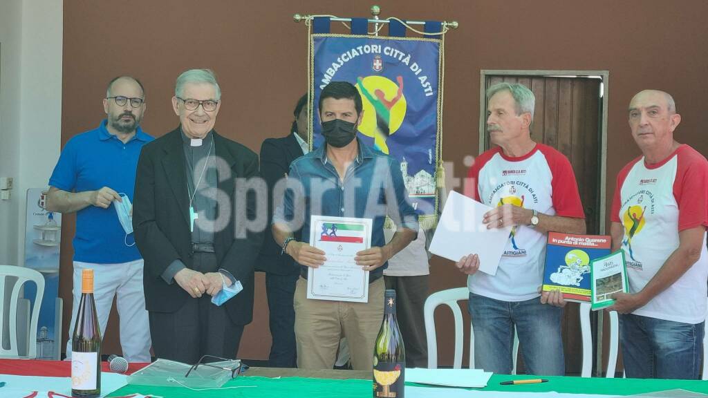 Cerimonia di premiazione dei maratoneti astigiani da parte degli Ambasciatori Città di Asti 2021