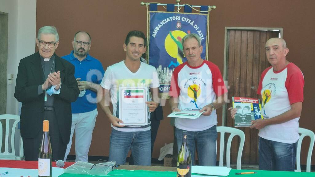Cerimonia di premiazione dei maratoneti astigiani da parte degli Ambasciatori Città di Asti 2021