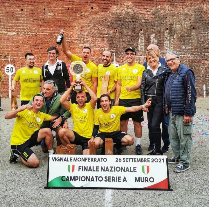 È di Vignale lo scudetto 2021 di tamburello a muro: dopo la Coppa Italia altro trofeo per i gialloneri