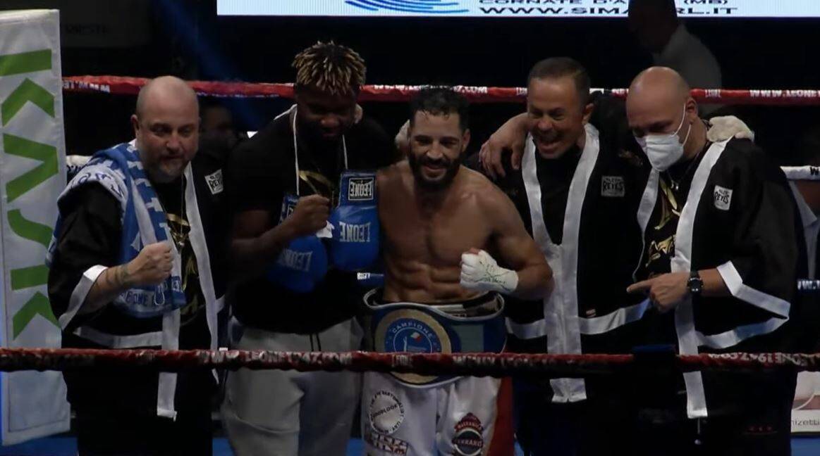 Boxe: Nourdine Hassan si laurea campione italiano dei pesi superpiuma