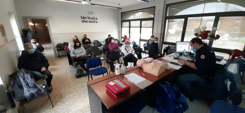 Tecnici e dirigenti affiliati delle società affiliate all’ASC Asti a lezione per l’uso del defibrillatore