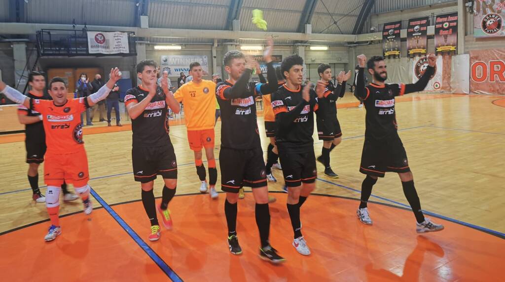 L’Orange Futsal vince a Bergamo e consolida il secondo posto alle spalle della già promossa Domus Bresso