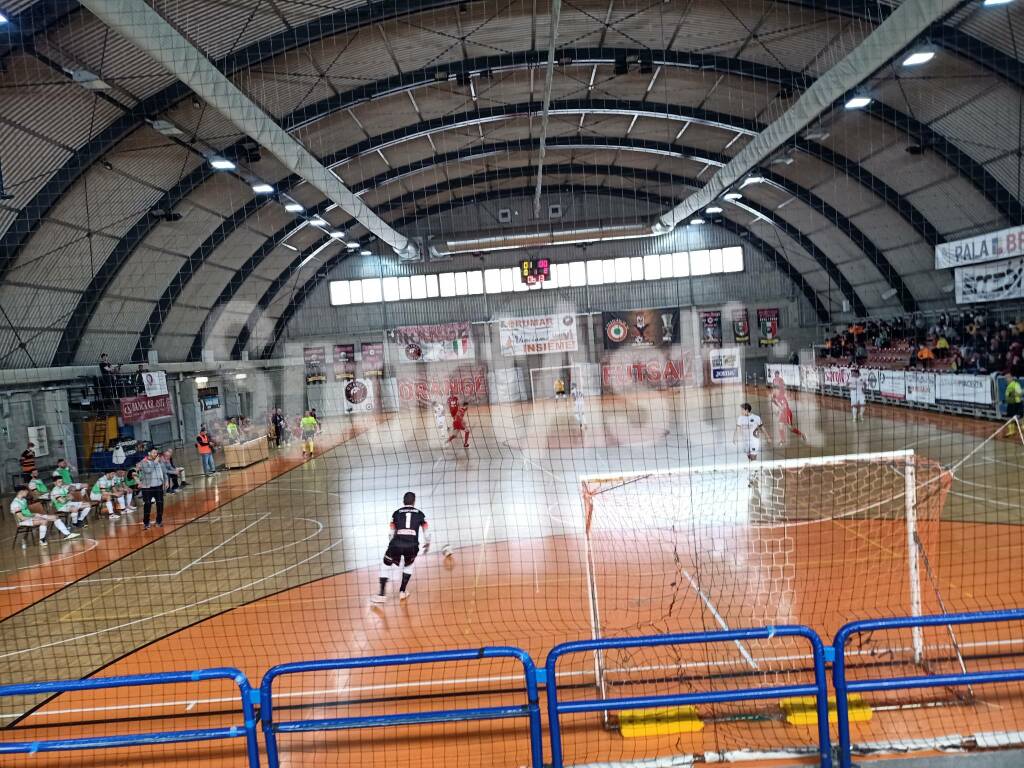 Serie B calcio a 5: va all’Orange il derby astigiano con il Futsal Fucsia Nizza, importante successo esterno per l’Avis Isola