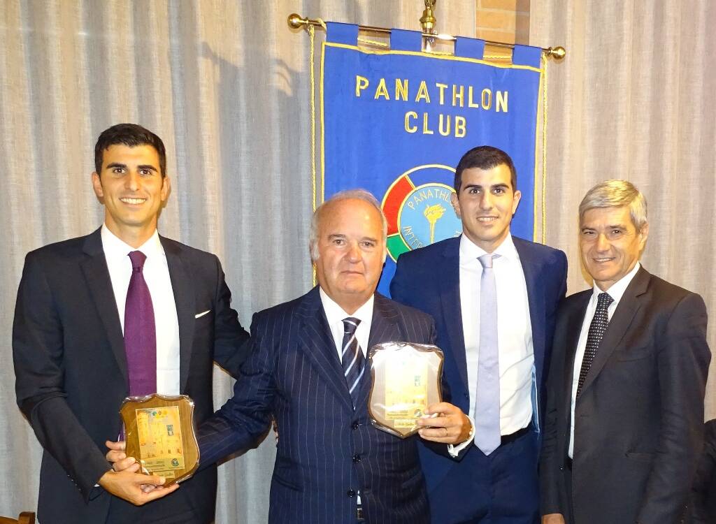 Alfredo Trentalange ed i gemelli Gualtieri ospiti della conviviale del Panathlon Club Asti dedicata agli arbitri di calcio