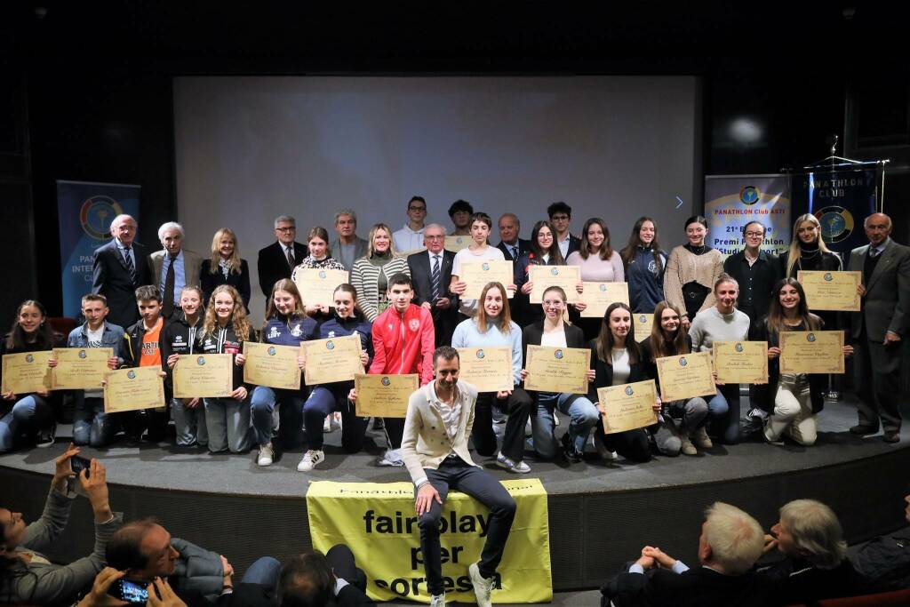 Consegnati da Vincenzo Nibali i Premi Panathlon “Studio & Sport” 2021-2022 agli studenti sportivi astigiani