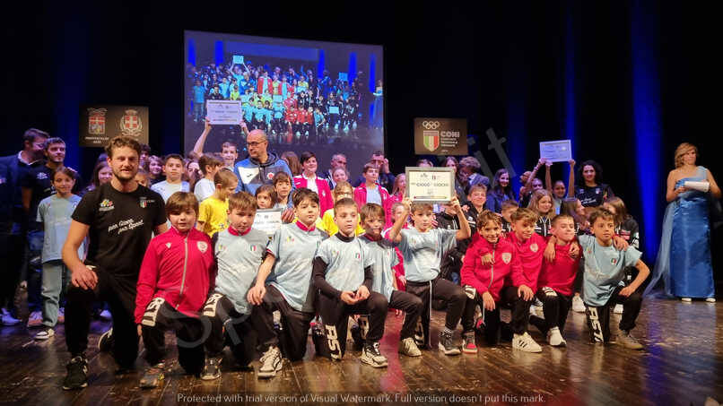 Sfilata di campioni sul palco del Teatro Alfieri alla 27a Festa della Sport Astigiano (foto)