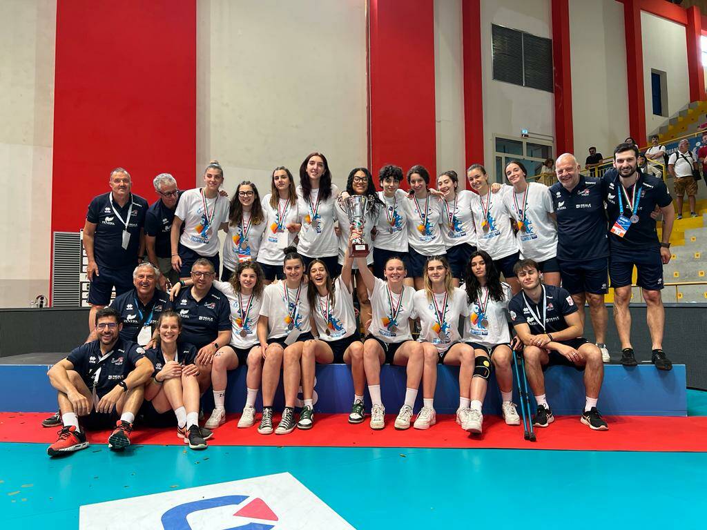 Il Club76 ai vertici del Volley Nazionale: terzo posto per l’under 18 alle finali nazionali di Vibo Valentia