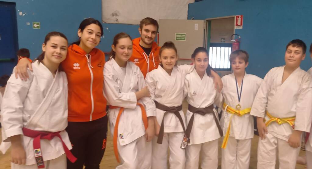 Karate: fine settimana intenso per gli atleti della Kb Center 2000 tra esami di Leinì e gara a Torino